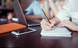 以【技術(shù)·人文知識·國際業(yè)務(wù)】簽證去日本，都從事哪些工作？